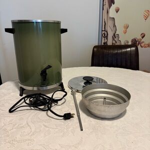 Green Coffee Urn‎